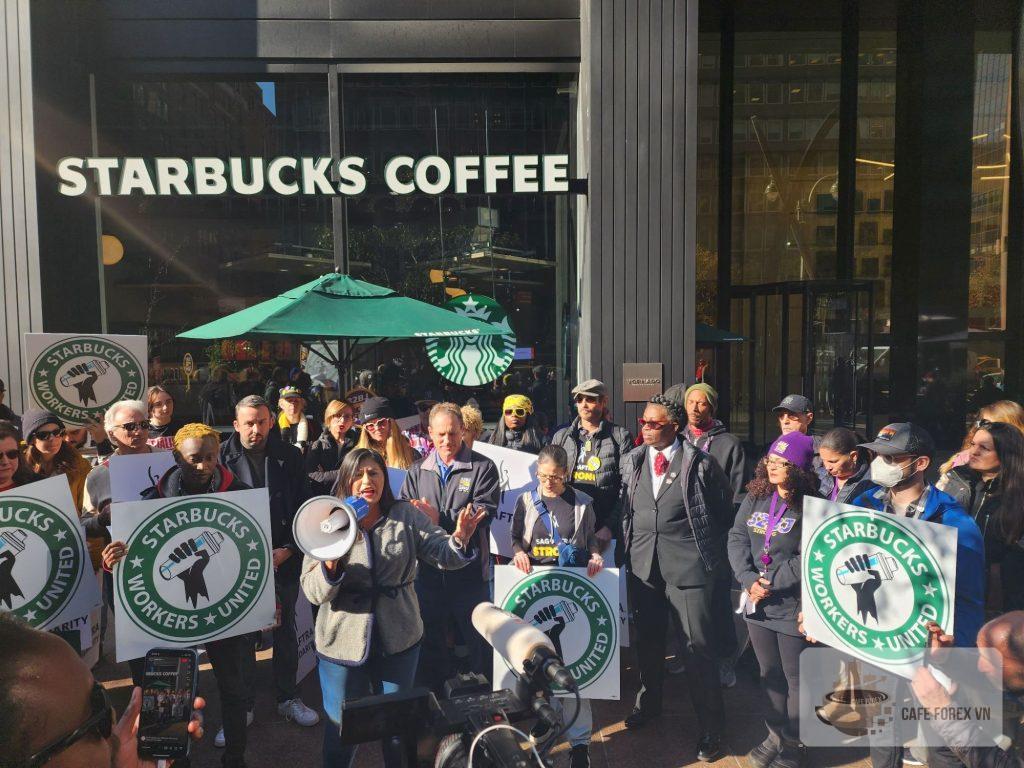Starbucks tại Mỹ bị khiếu nại về chính sách lao động